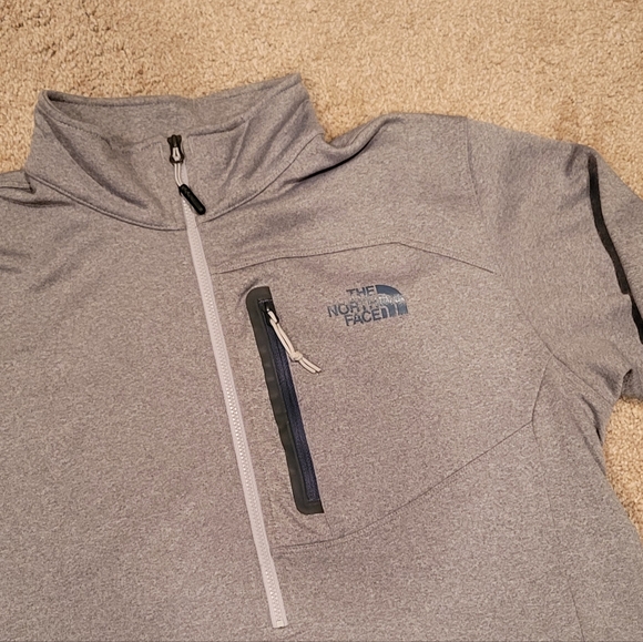 The North Face Pullover Quarter Zip Up - Picture 2 of 3